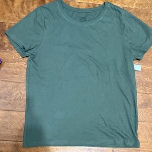 NWT Size Medium Time and Tru Sage Green Crew Short Sleeve Tee